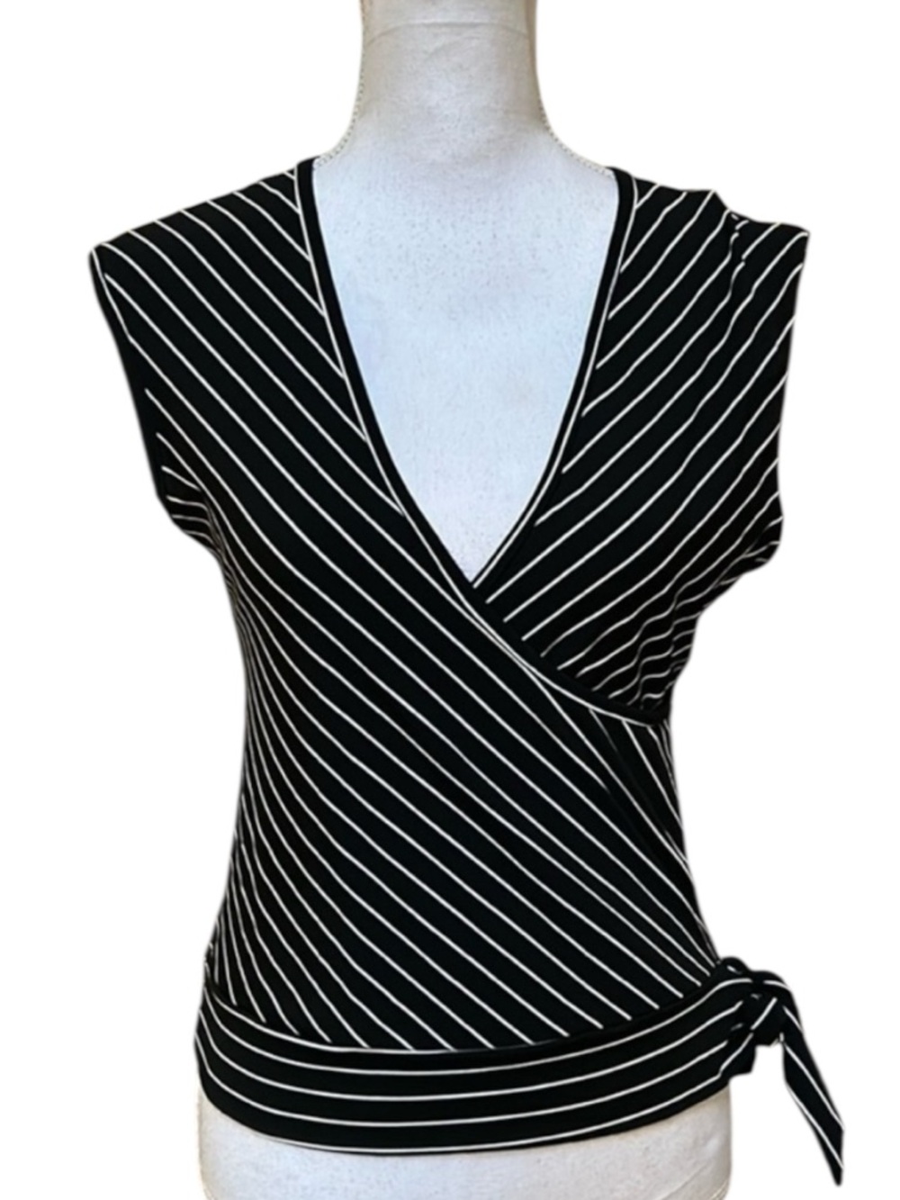 90’s Y2K Women’s Geometric Deep V Neck Black & White Sleeveless Vintage Tan Top